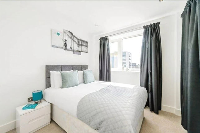 Flying Butler Greenwich Apartment