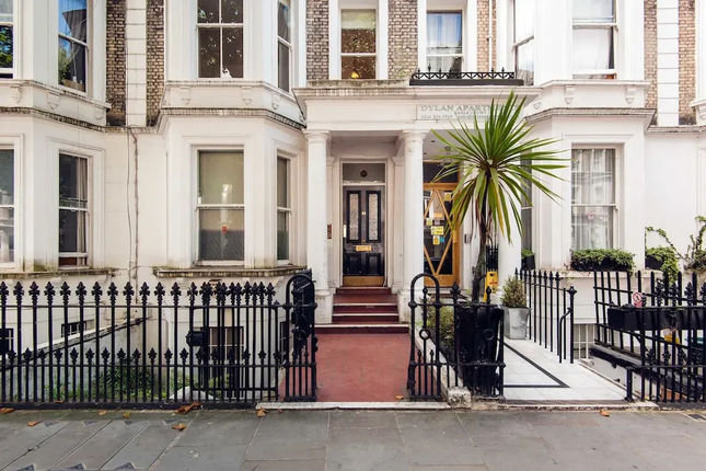 Bright and spacious 2 bed apartment 5 mins away from Earl’s Court stat