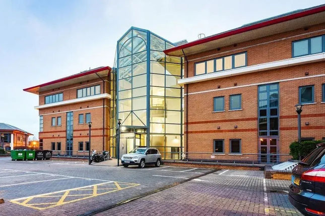 Deluxe Heathrow Apartments & Parking