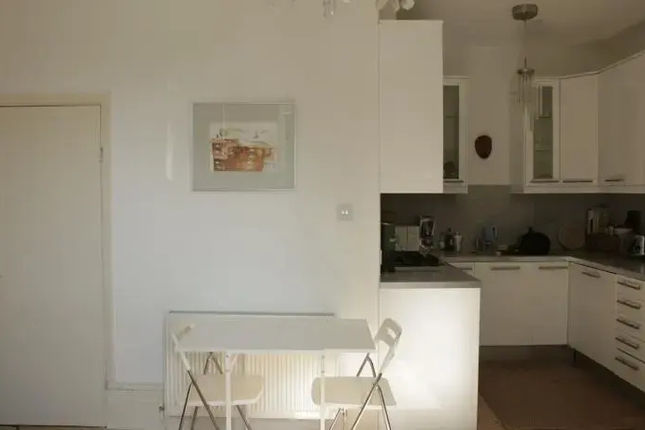 Lovely 1-bed Notting Hill Home