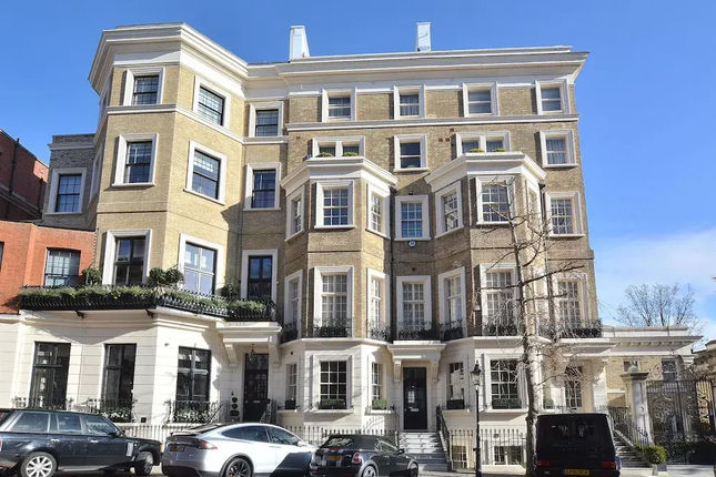 Rutland Gardens Apartment