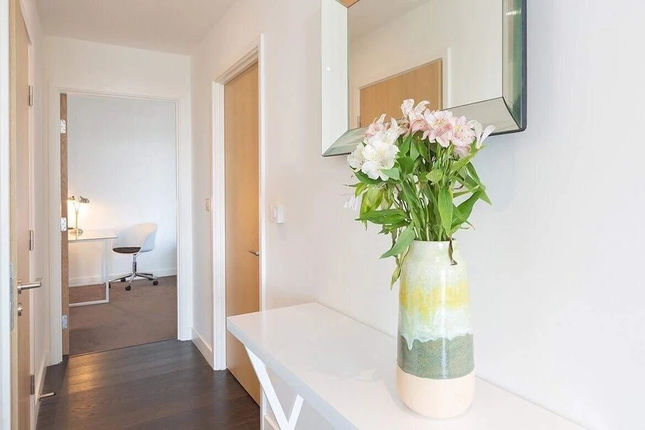 2 Bed Luxury Apartment in N. Greenwich