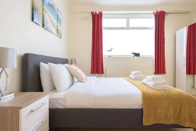 Platinum Apartment Mornington Crescent 9986