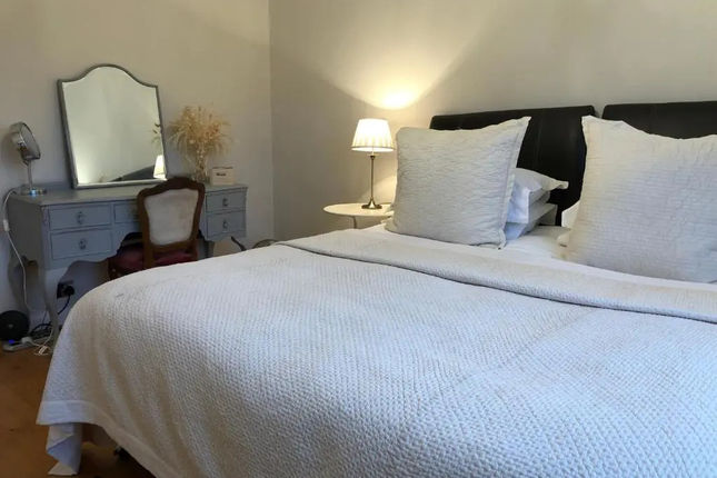 Notting Hill Apartment