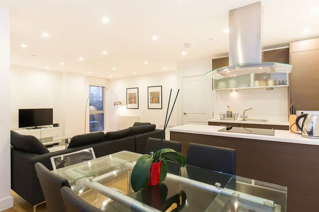 Two Bedroom Apartment Aldgate