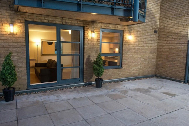 Royal Limehouse Apartment