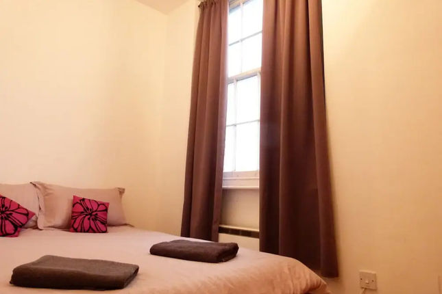 SS Property Hub – Apartment Close to Hyde Park