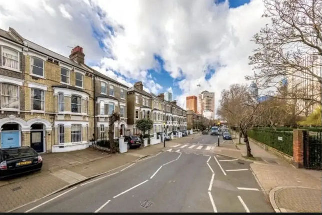 Vauxhall Park Views – 2 Bed Flat by BaseToGo