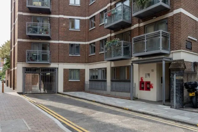 Hoxton 2 Bed Apartment by BaseToGo