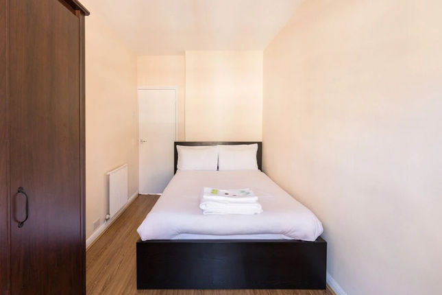 Eson2 – The Martlett Court Residence II