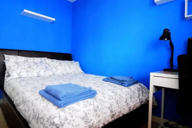 3 Bed Apartment in Colliers Wood