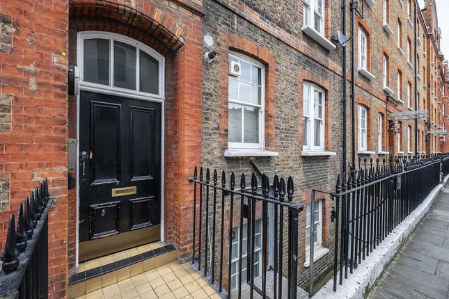 Bright Warwick Chambers Apartment – JPL