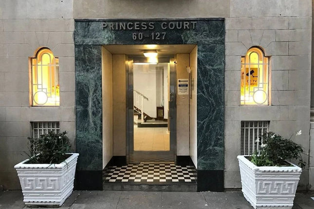 Spacious Apartment Near Hyde Park