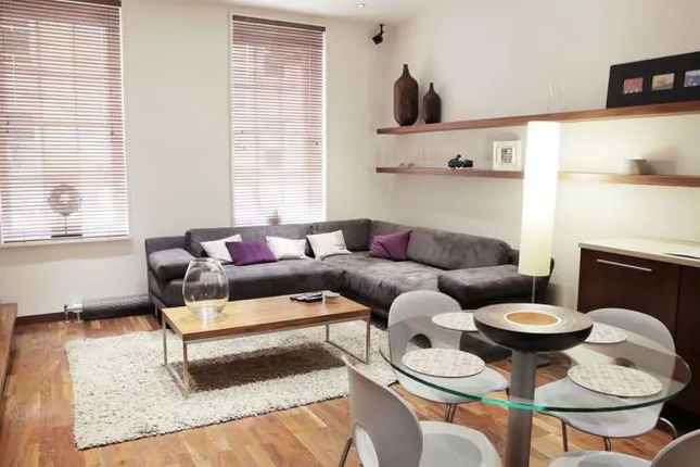 Stunning Triplex Hideaway In Central Covent Garden
