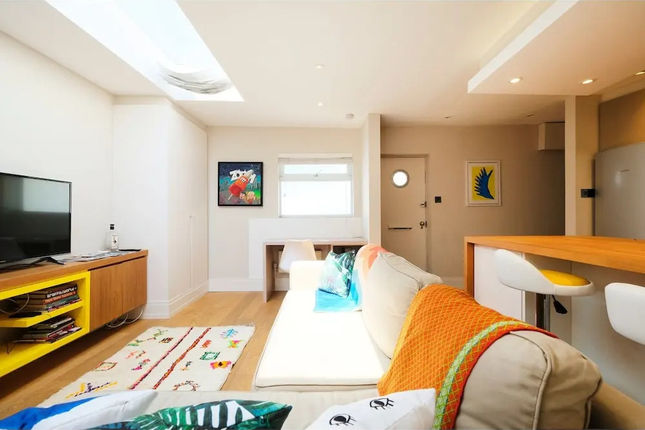 Modern, Newly Furnished Flat for 4 in Peckham
