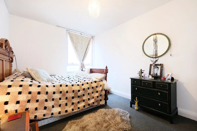 2-br Flat For 4 in Gated Complex With Pool