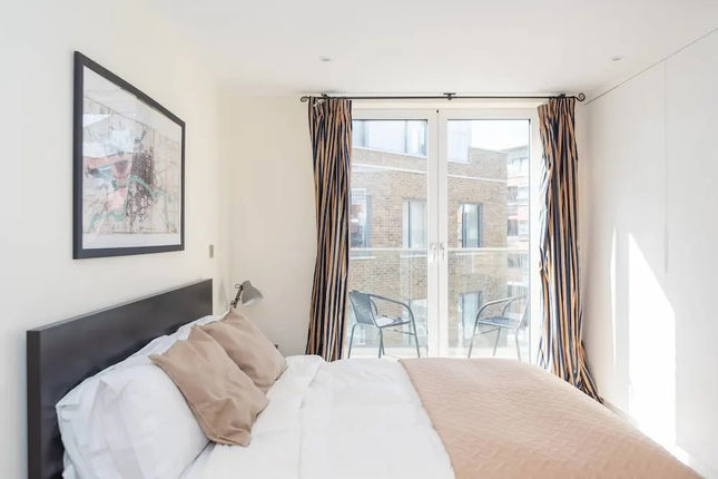 A Beautiful Modern 2 Bedroom Apartment