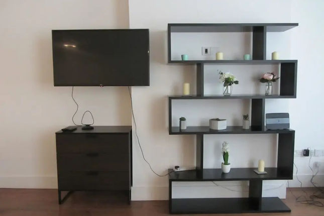 Parsons Green Lane Apartment