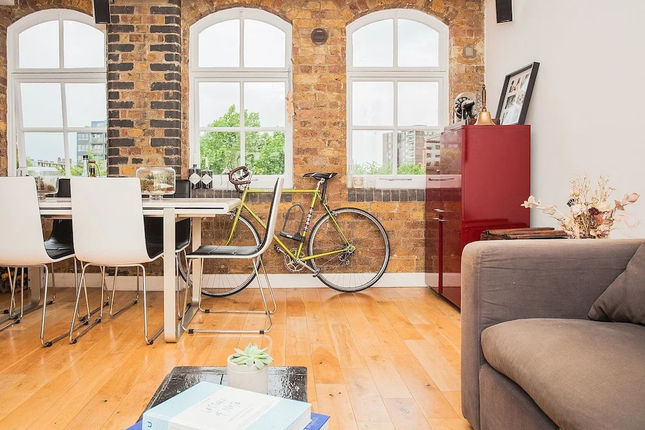 2 Bedroom Apartment in Bermondsey With Gated Parking