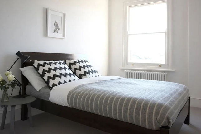 2 Bedroom Top Floor Apartment in Islington