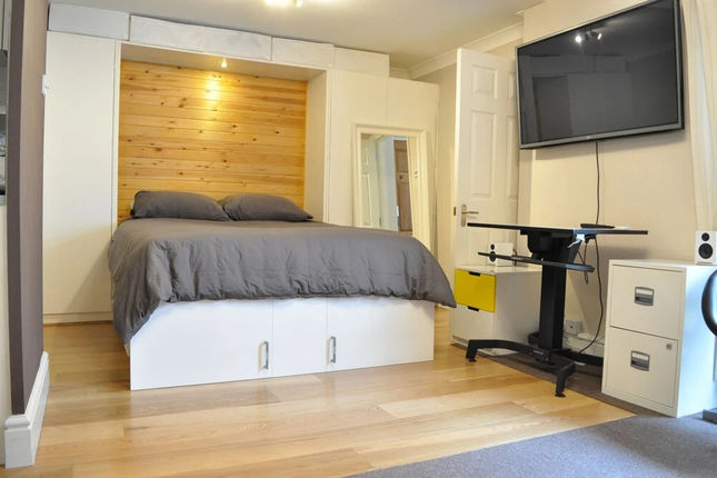 Studio Apartment Close to Hyde Park
