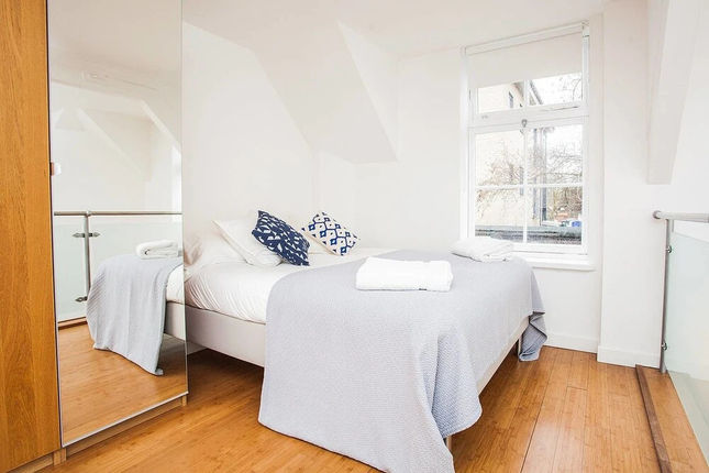 Spacious 2 Bedroom in Clapham