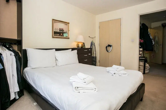 Clapham 1 Bedroom Flat With Balcony