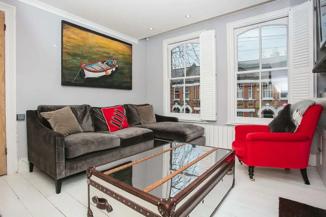 2 Bedroom Flat in Brixton Sleeps 4