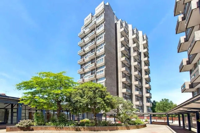 Central 2 Bedroom Apartment With Amazing Views