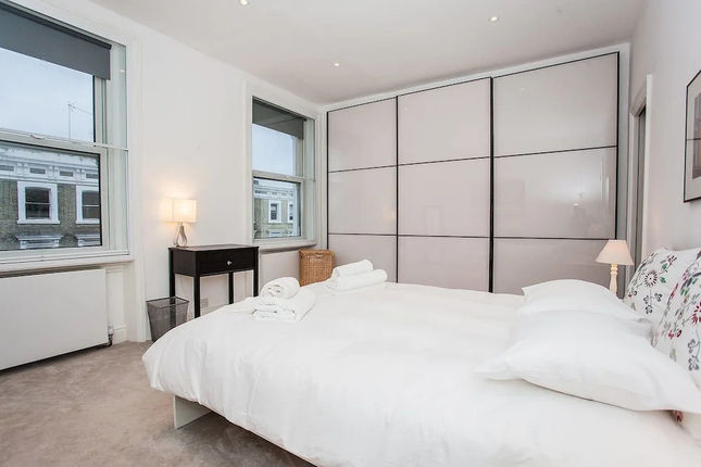 Luxurious 3 Bedroom Property With Roof Terrace