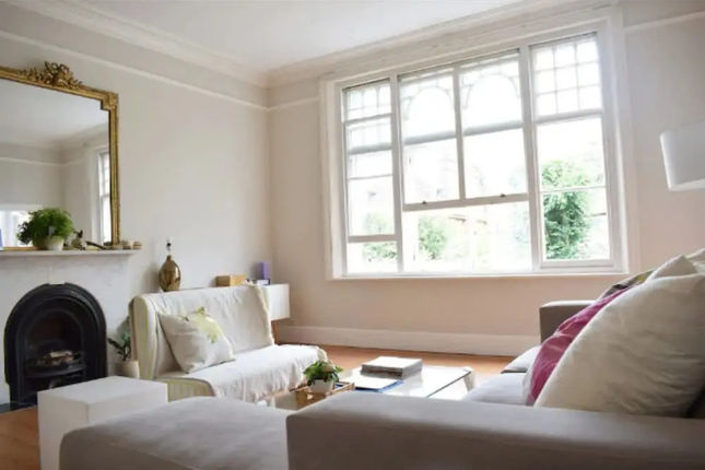 2 Bedroom Victorian Flat in Putney