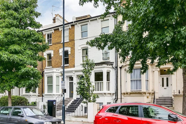 Incredible 2 Bedroom Apartment With Garden in Hammersmith
