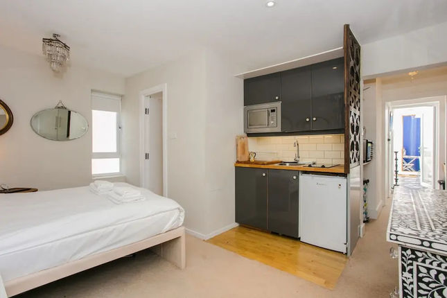 Studio Flat Near Portobello Road