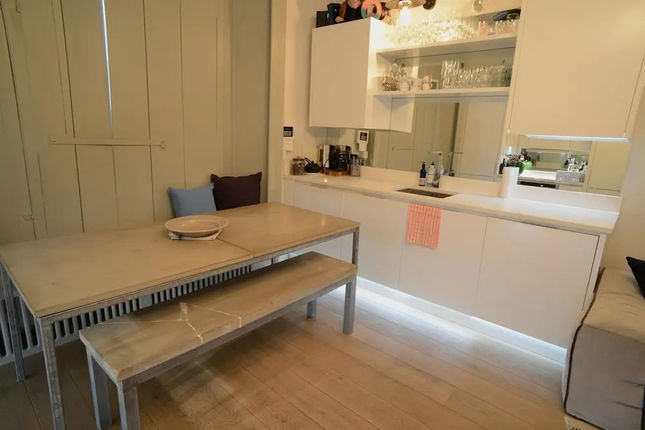 1 Bedroom Flat Near Royal Oak Station