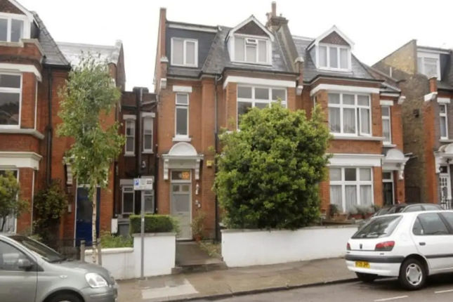 2 Bedroom Apartment Near Queens Park