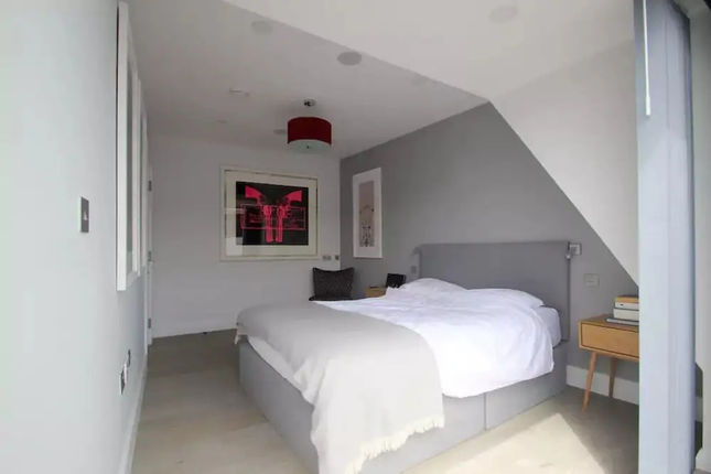 1 Bedroom Apartment in Hackney With Roof Terrace