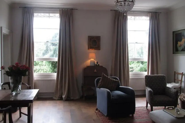 2 Bedroom Period Apartment Next To Clapham Common