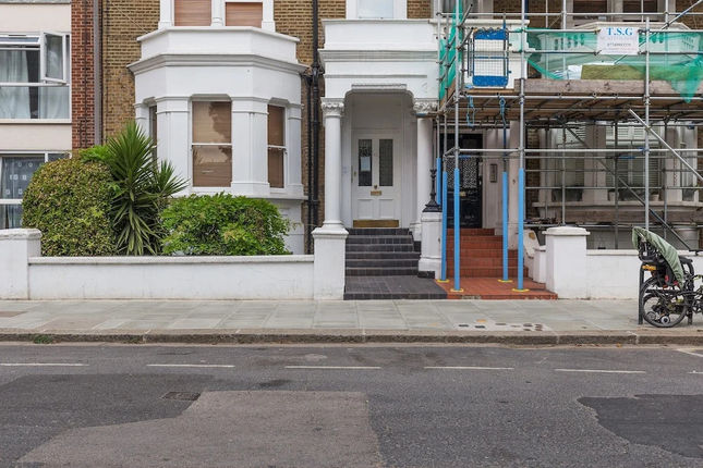 2 Bedroom Apartment in Kensington