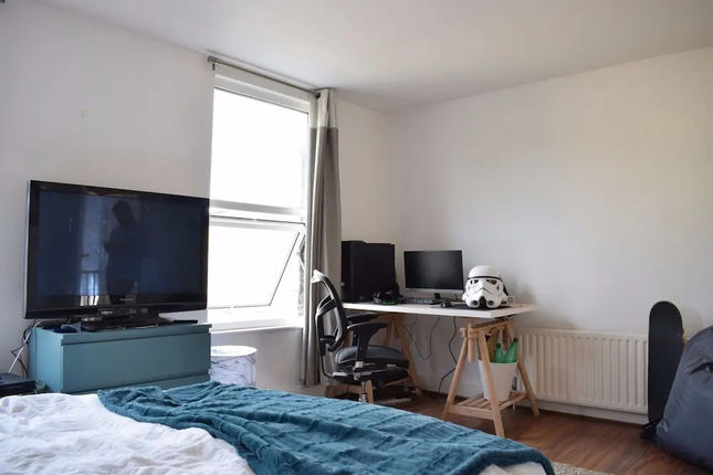 3 Bedroom Apartment in North London