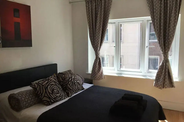 Trafalgar Square Apartments