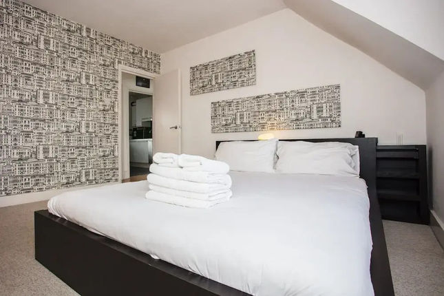 Gorgeous 1 Bedroom Apartment in Kensington