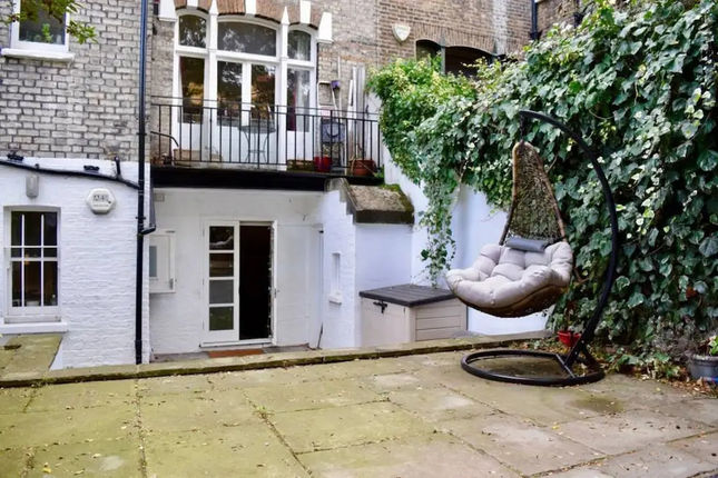 1 Bedroom Apartment With Large Garden in West London