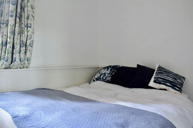 Wimbledon Flat With Garden
