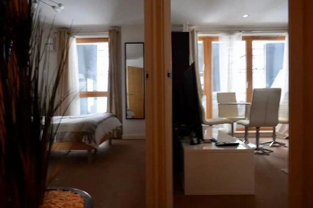 1 Bedroom Apartment Near Tube Station