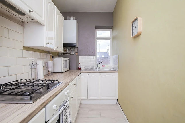 Bright 1 Bedroom Flat in Oval