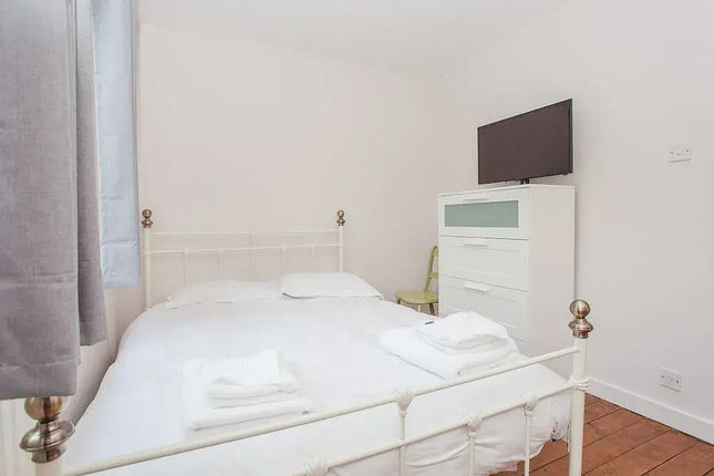 Modern 2 Bedroom Flat in Stoke Newington