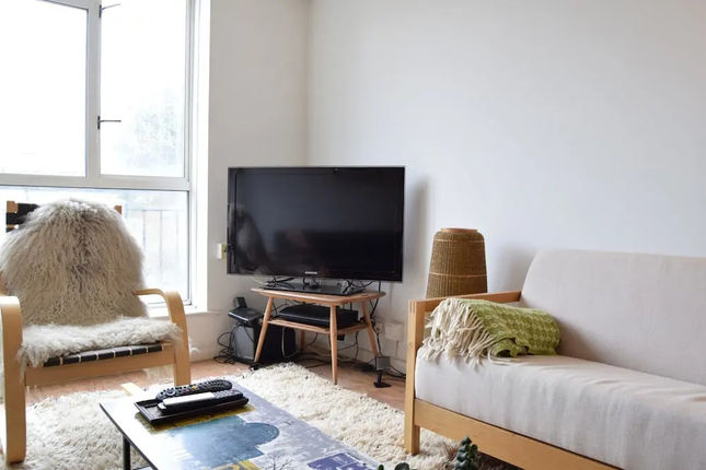 2 Bedroom Apartment in East London