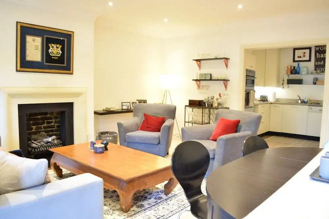 2 Bedroom Apartment With Garden Near Maida Vale