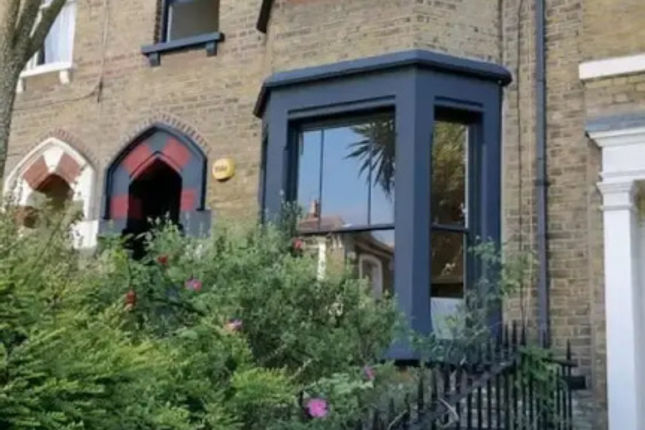 3 Bedroom Apartment Overlooking London Fields