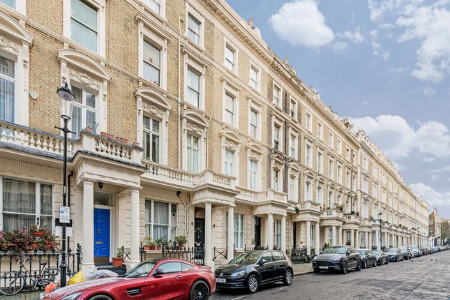 24 43 Stunning Studio in Notting Hill